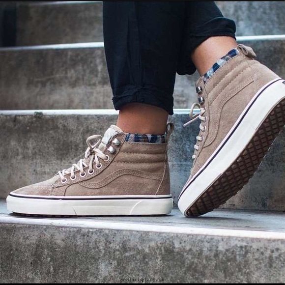 Vans Women’s Khaki Chevron SK8-Hi MTE Trainers NWT Vans Women’s Khaki Chevron SK8-Hi MTE Trainers NWT